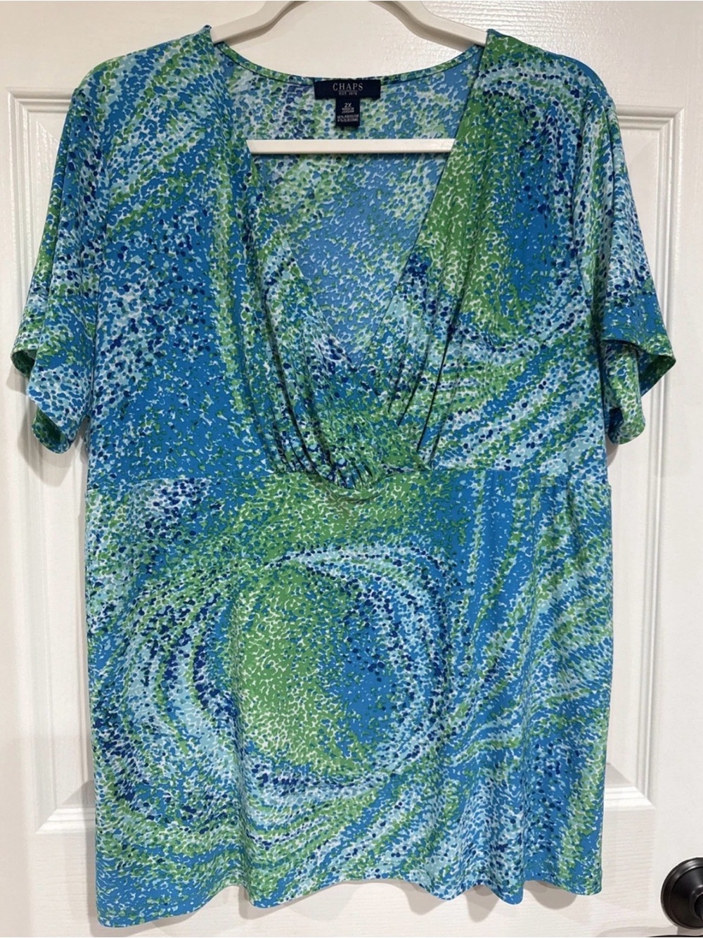 Chaps Women's 2X Short Sleeve V-Neck Pullover Babydoll Top Blue/Green Abstract